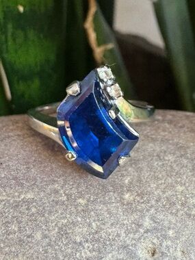 Art Deco 10k Fantacy cut stone ring